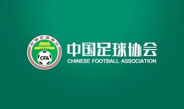 日前，电影《不要抬头》全新片场照曝光，“甜茶”蒂莫西·柴勒梅德与“大表姐”詹妮弗·劳伦斯在废墟中上演了一场缠绵悱恻的吻戏，浪漫不已。
